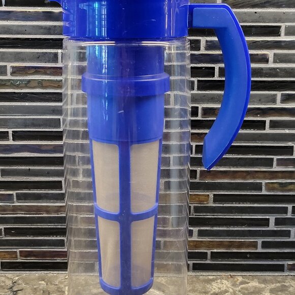 TEAVANA ICED TEA FLAVORED WATER PITCHER 66 OZ. VINTAGE ROYAL BLUE MADE IN USA - Picture 1 of 14